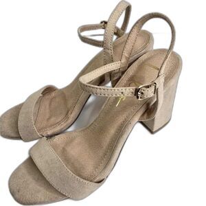 Lulus Nude Block Heel Sandals Size 8 Women’s Ankle Strap Open Toe Dress Shoes